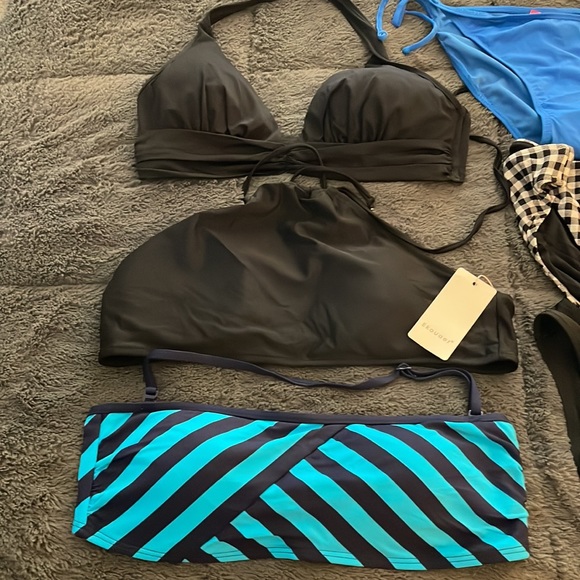 👙 Bundle of Misc. Bikini Tops and Bottoms👙 - Picture 2 of 5